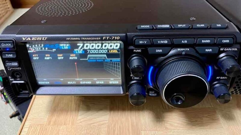 FT-710 YAESU HF TRANSCEIVER AESS 100W con ATU full SDR, pantalla táctil de 4.3", conexión para monitor DVI-D externo - Imagen 3