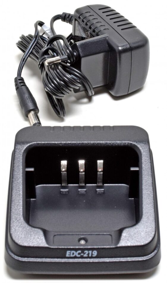 DX-VX-150_alinco_cargador