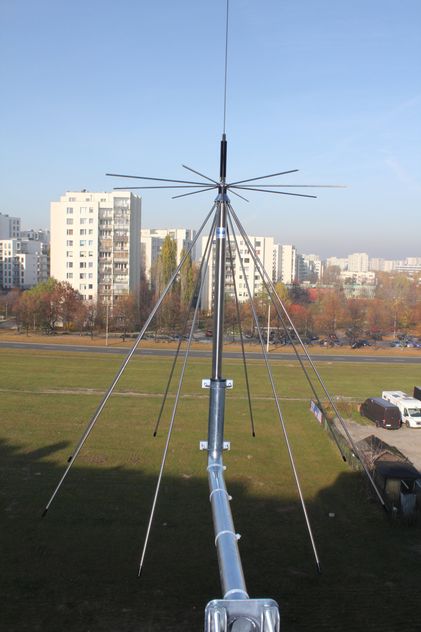  DIAMOND D‑130NJ ANTENA SUPER DISCONE 25‑1300 MHZ RX / 50‑1300 MHZ TX