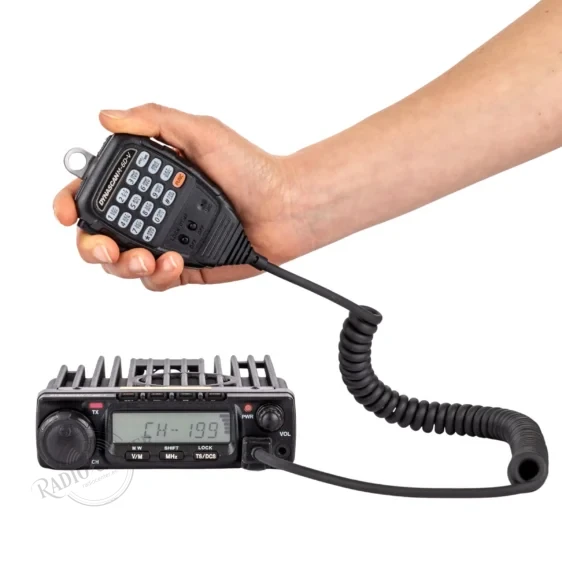 EMISORA MÓVIL VHF DYNASCAN M-6D-V 70W 200 CANALES