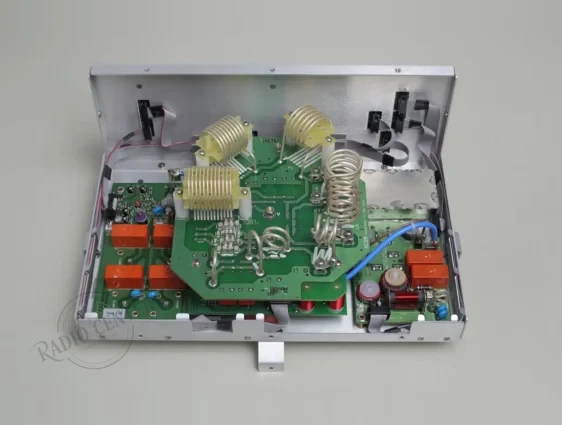 acoplador-de-antena-acom-atu04at-2iu.jpg.webp