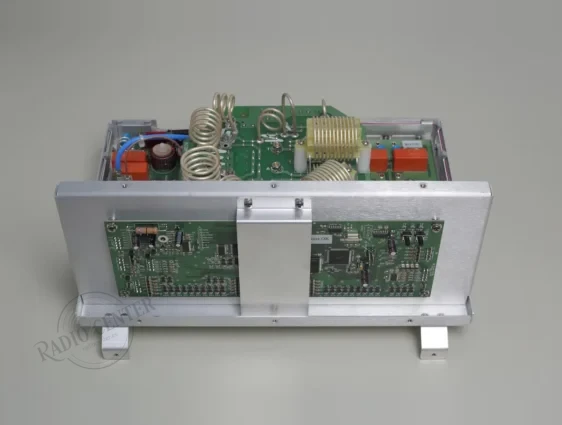 acoplador-de-antena-acom-atu04at-ae0.jpg.webp